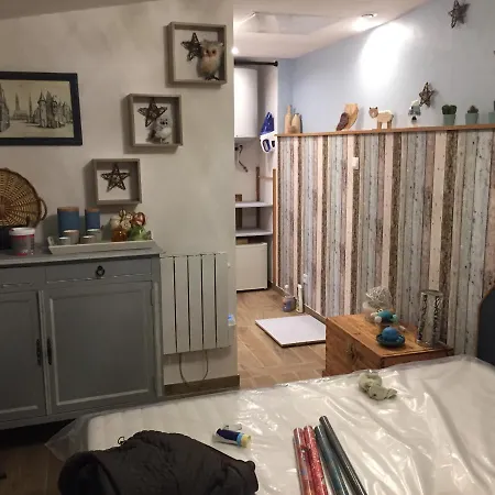 Grain De Folie Hotel a capsule Beaune (Cote d'Or)