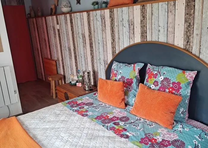 Grain De Folie Capsule hotel Beaune (Cote d'Or)